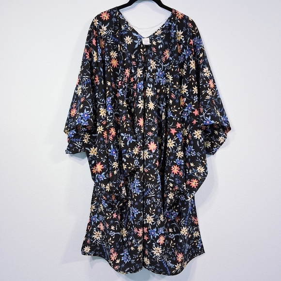 Floral Kimono Robe Duster One Size Flowy And Comfortable With Black Background - Picture 1 of 12